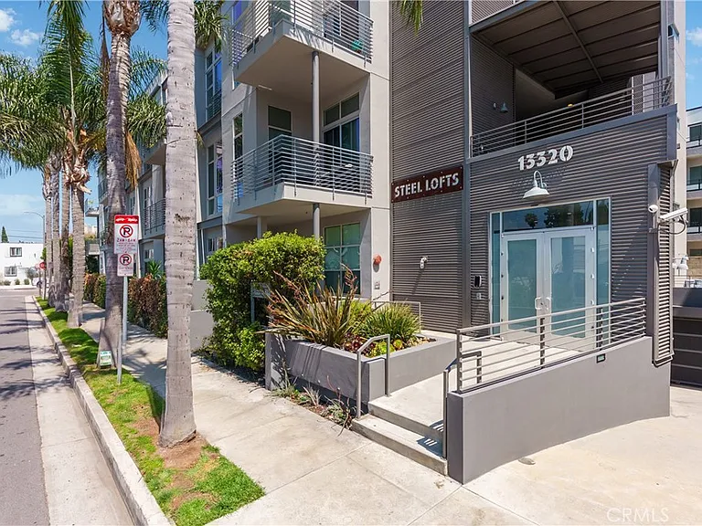 13320 Beach Ave #301 — Photo 26