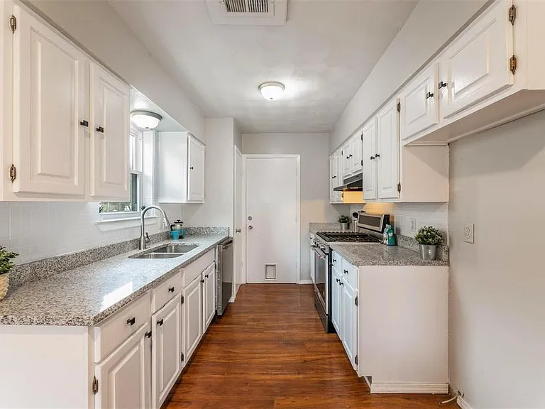 3621 Pleasant Run Rd — Photo 8