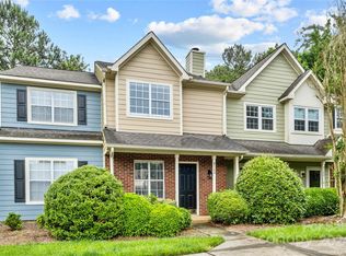 9142 Four Mile Creek Rd, Charlotte, NC 28277