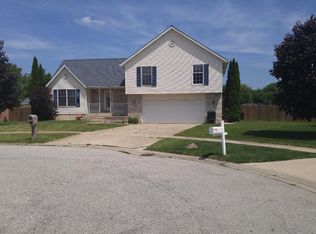 948 Port Cir, Hobart, IN 46342