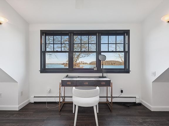 4th image of 34 Maple Ln