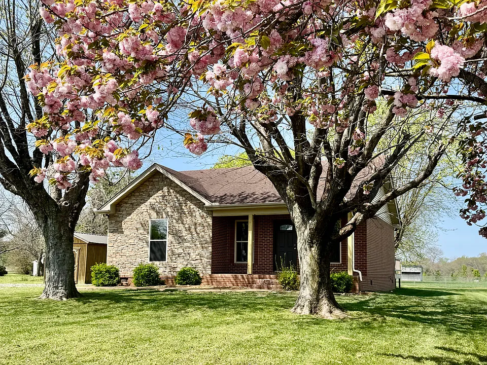 210 Airport Rd