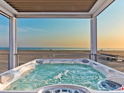 1255 Palisades Beach Rd, Santa Monica, CA, 90401