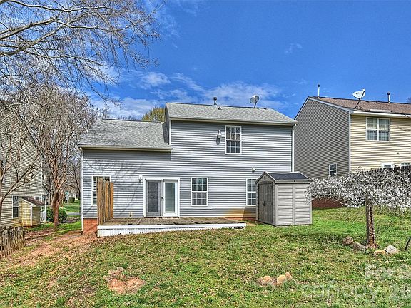 2nd image of 1230 Winding Path Rd