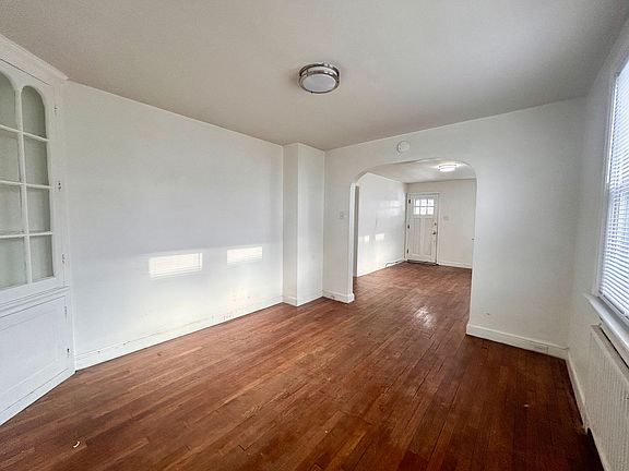 4th image of 126 Roselawn Ave #1