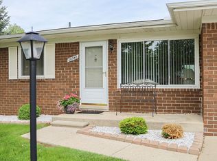 28540 Dino Cir, Chesterfield, MI