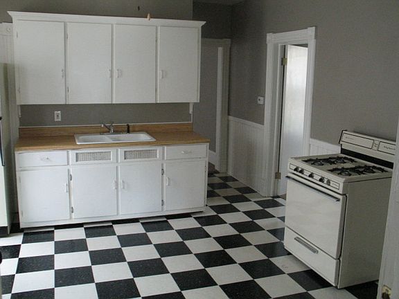 2nd image of 1332 Quarry Ave NW Unit 1