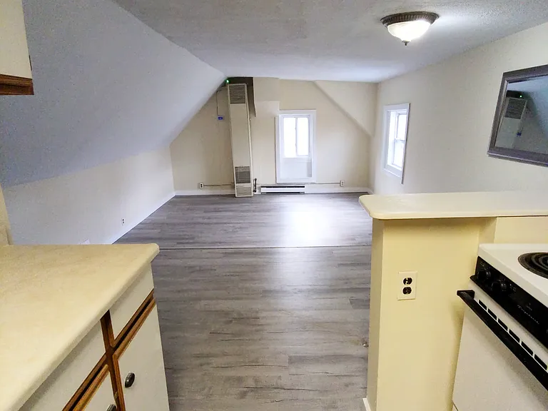18 Walnut St #2 — Photo 37