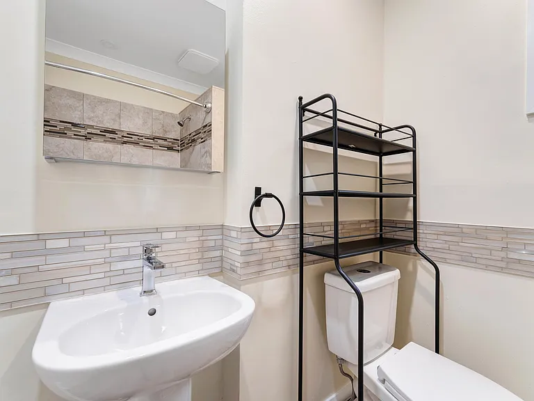 137 Carruthers Ave #1 — Photo 7