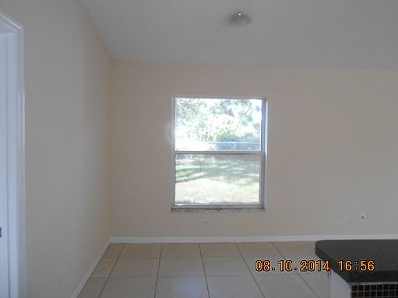 5th image of 2307 SE Holland St