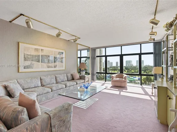 20100 W Country Club Dr APT 1206, Aventura, FL 33180