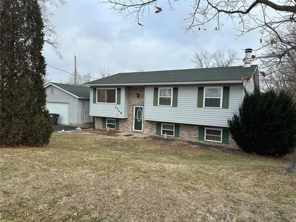 3708 W Delmar Ave, Godfrey, IL 62035