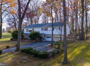 749 Summit Dr, Dallastown, PA 17313