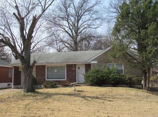 9241 Halbrook Dr, Saint Louis, MO 63137