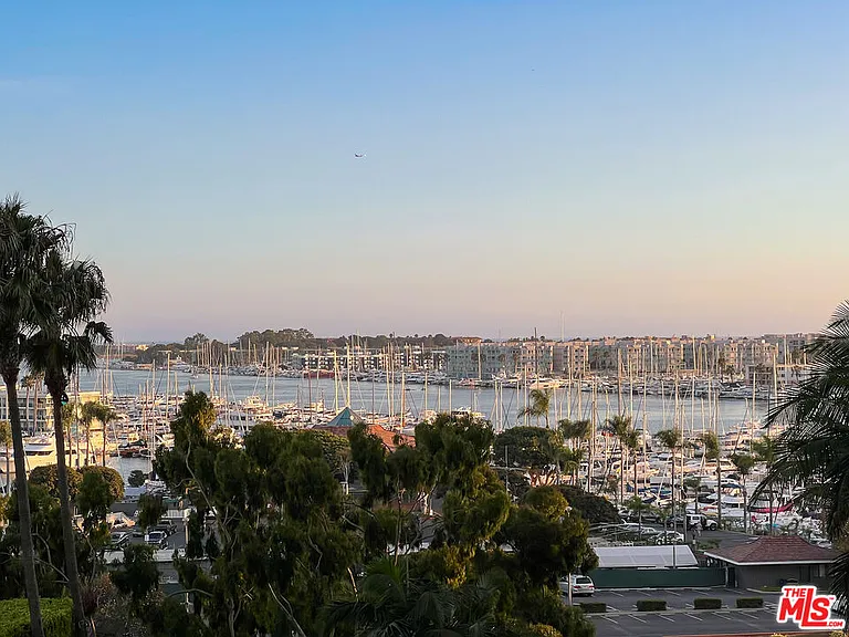 13650 Marina Pointe Dr #704 — Photo 4