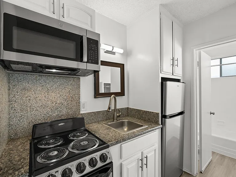1275 Federal Ave — Photo 14
