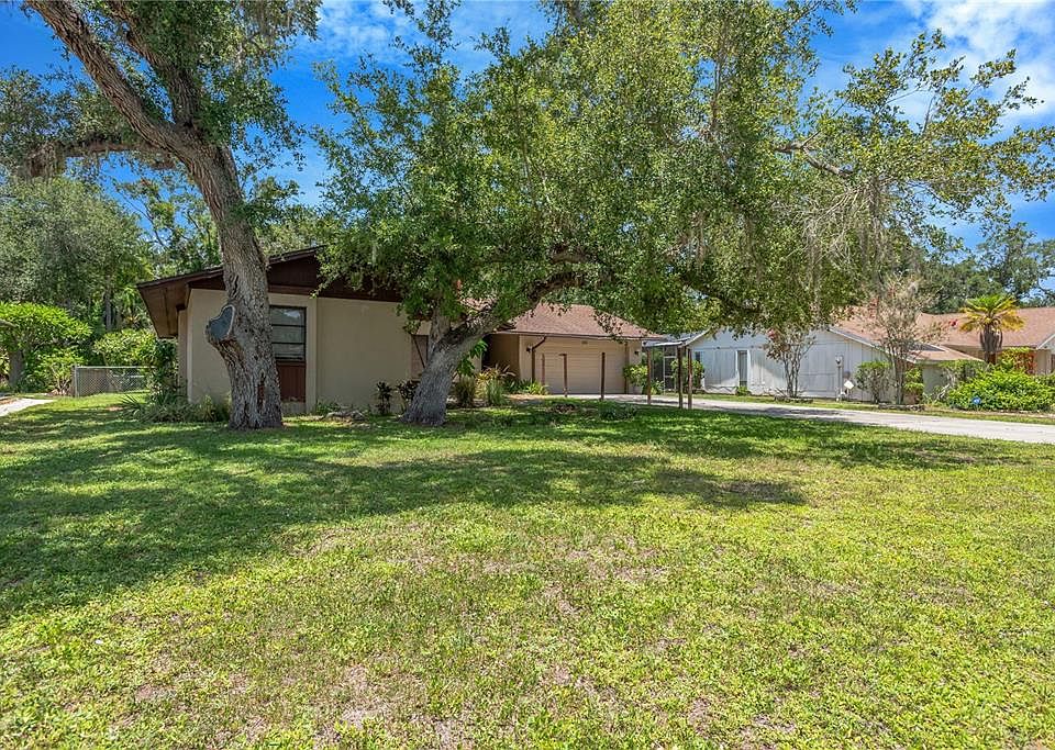 1st image of 213 WHISPERING OAKS COURT
