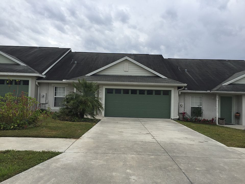 Front of the house 