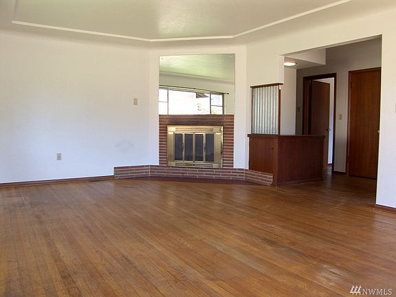 5th image of 923 Dekalb St