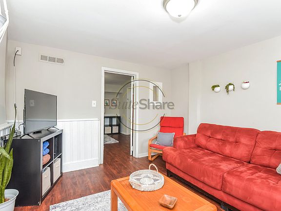 4th image of 938 Berne St SE Unit B