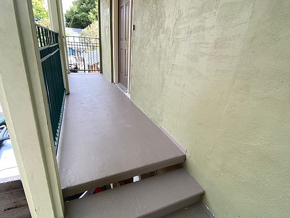 4th image of 832 Georgia St #C