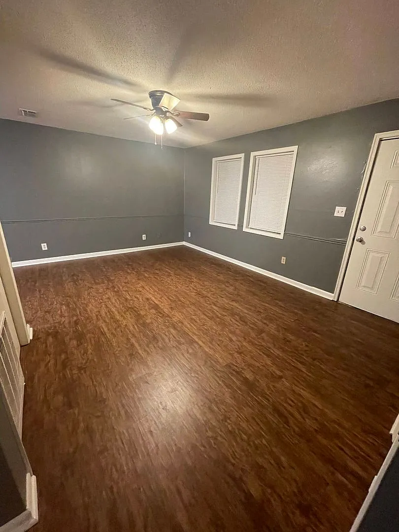 2 bed 1 bath apartment in Jonesboro — Photo 2