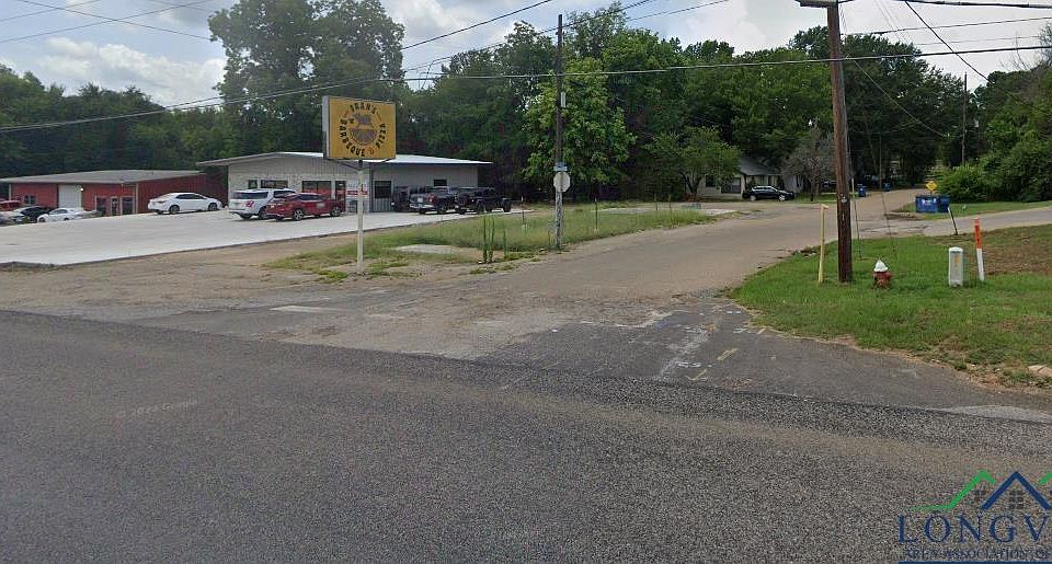 1st image of 900 Linda Dr