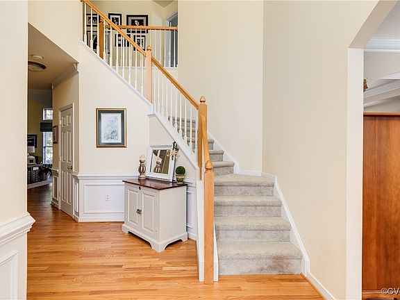 4th image of 9429 Indianfield Dr