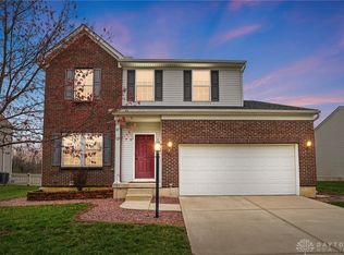 712 Chapelgate Dr, Fairborn, OH 45324