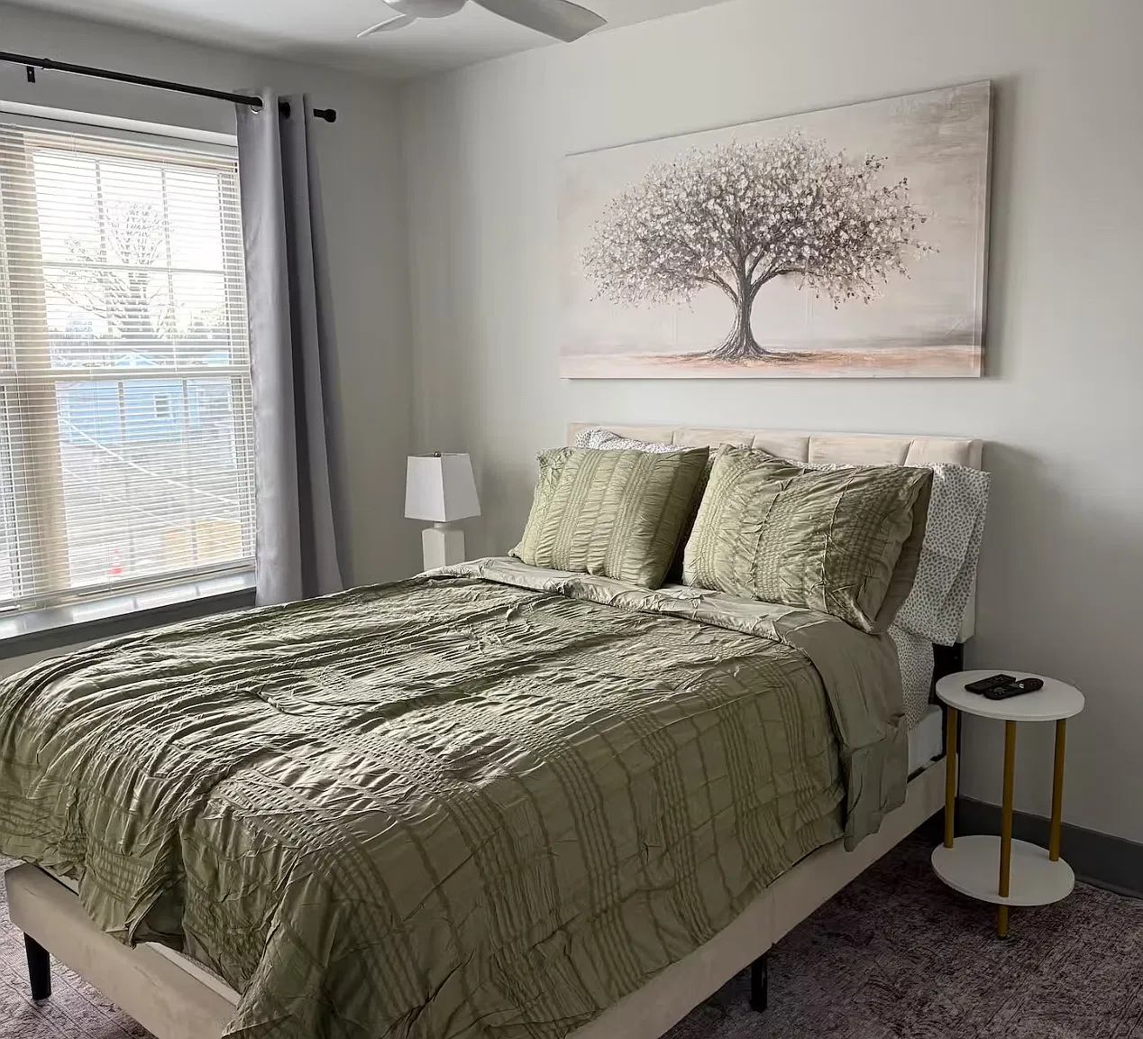2 bed, 1000 sqft, $1,400 — Photo 3