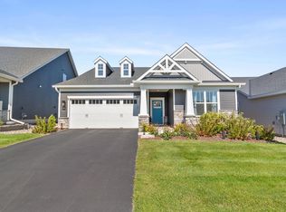 340 Bluejay Ave, Chaska, MN 55318