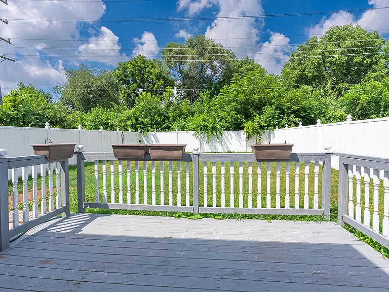 1072 N Highland Ave — Photo 10