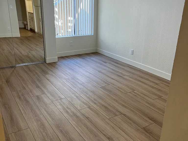 1051 Justin Ave — Photo 22