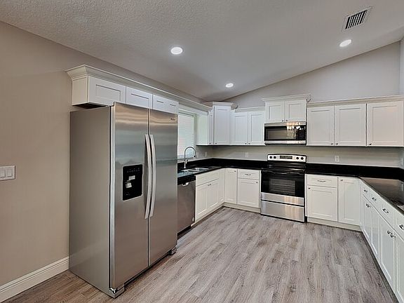4th image of 7961 N Primrose Dr