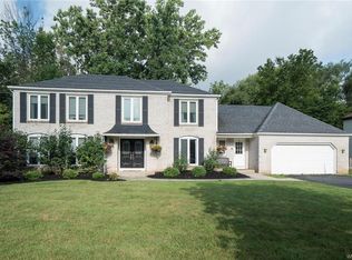 22 Wynngate Ln, Buffalo, NY 14221