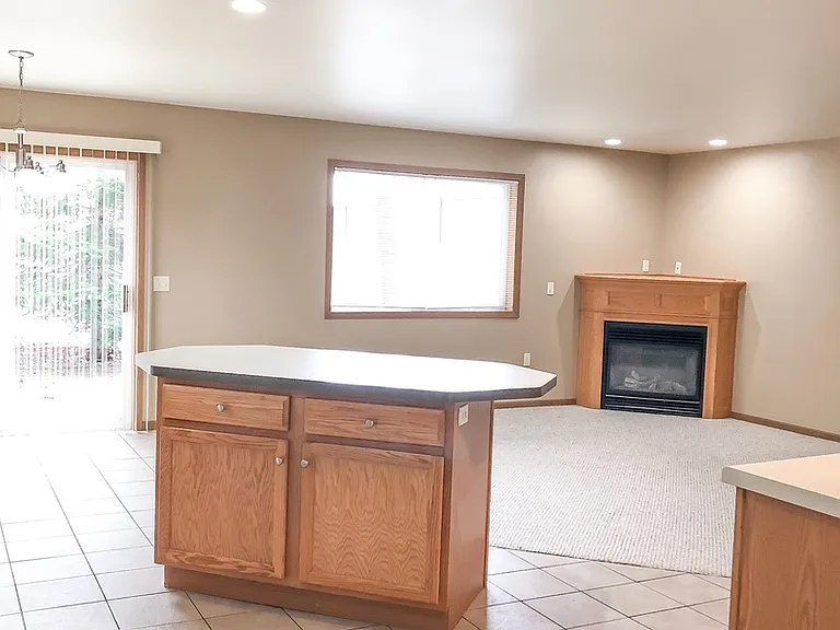 3566-3572 E Meadows Pl — Photo 8