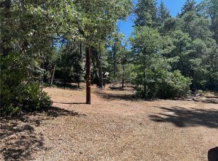 34 Tulip Ln #34, Running Springs, CA 92382