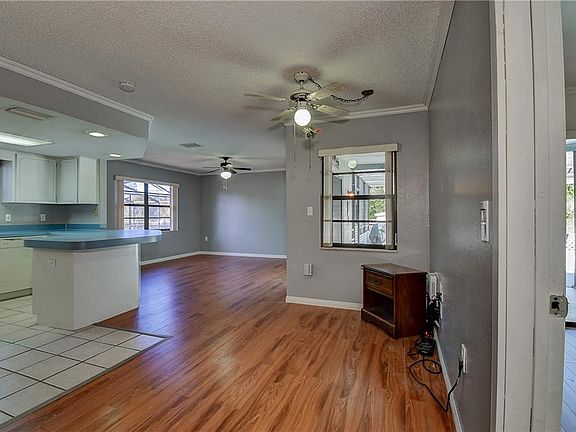 5th image of 2705 Narcissus Dr