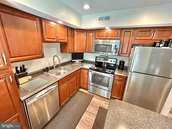 1807 Waldon Ct, Sicklerville, NJ 08081