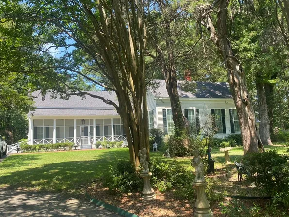 810 Jefferson St, Mansfield, LA 71052