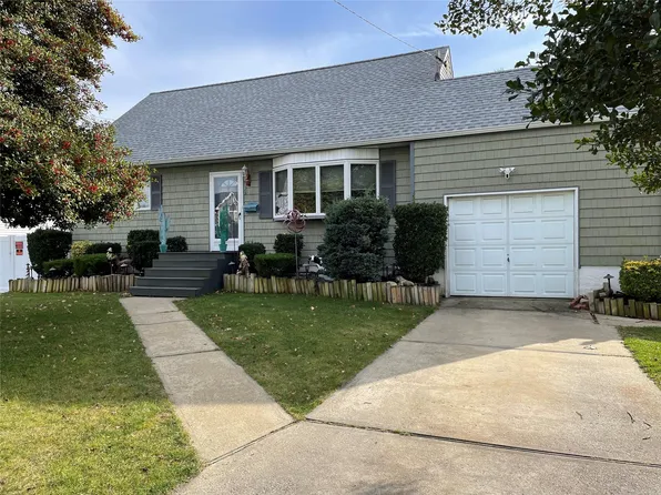 206 Justice Street, West Babylon, NY 11704