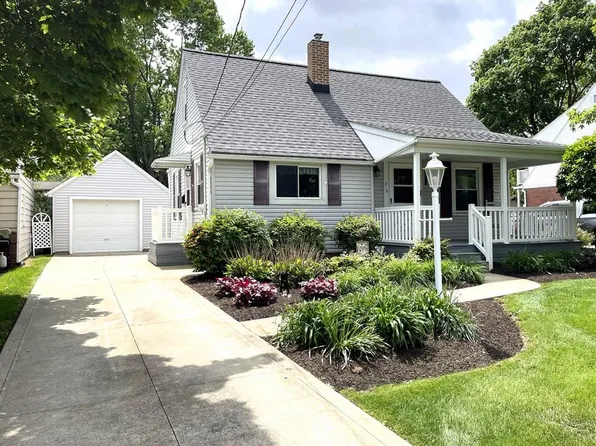 26 W Maxwell Dr, Shelby, OH 44875