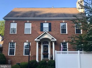 6905 Inlet Cove Dr, Fort Belvoir, VA 22060