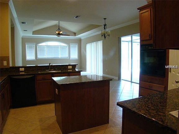 4th image of 1419 Salmonberry St
