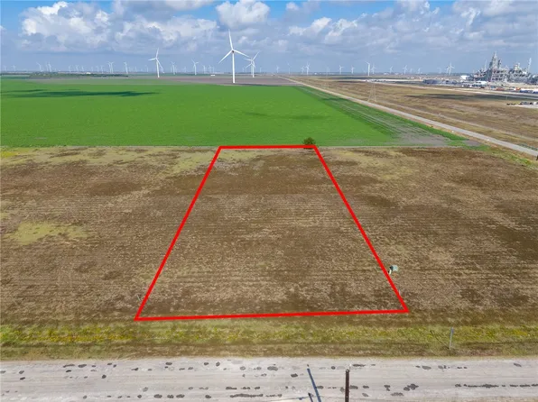 4321 Kestrel Ln, Portland, TX 78374