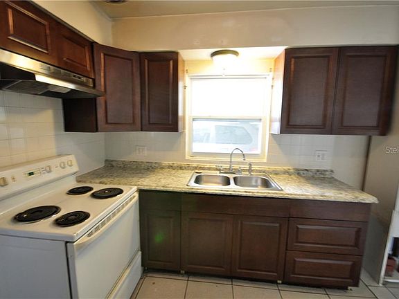 3rd image of 2218 N Hastings St