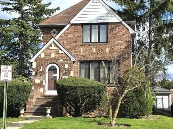 169 Bixley Heath, Lynbrook, NY 11563