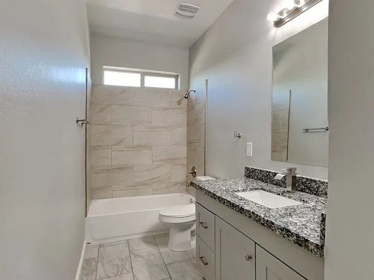 6049 S 8th Pl — Photo 7