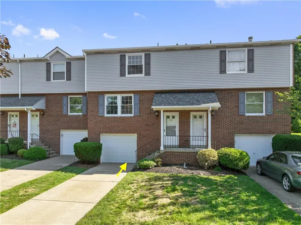 320 Parkridge Ln, Coraopolis, PA 15108