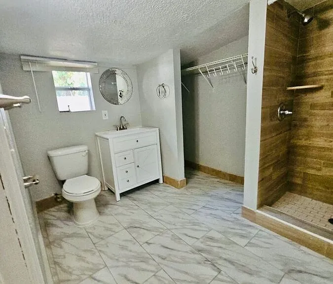 3308 N Avon Ave — Photo 17
